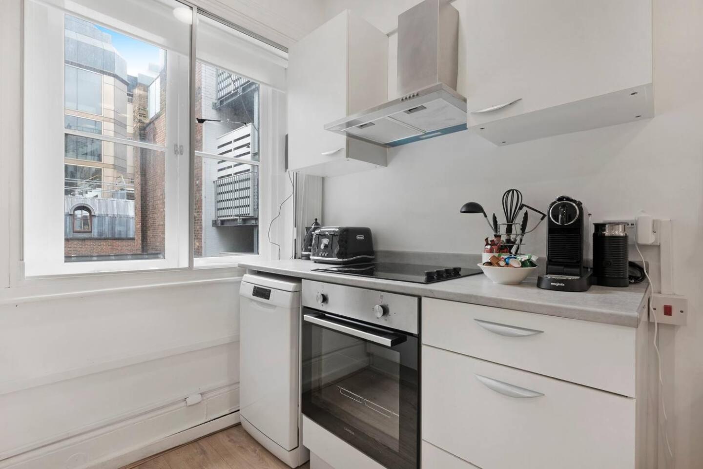 2 Bed Piccadilly Apartment 3 London Exterior photo